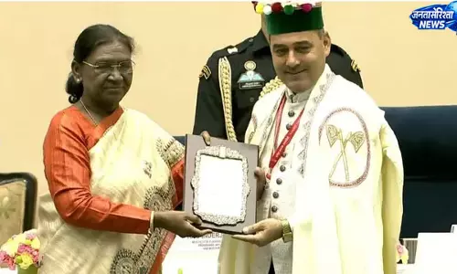सिरमौर के लोक कलाकार डॉ. जोगेंद्र हाब्बी को संगीत नाटक अकादमी पुरस्कार से सम्मानित सिरमौर के लोक कलाकार डॉ. जोगेंद्र हाब्बी को संगीत नाटक अकादमी पुरस्कार से सम्मानित