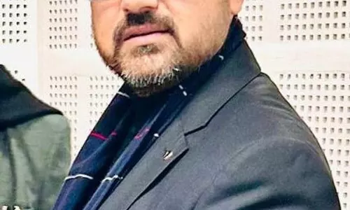 J&K मंत्री ने ट्रांसपोर्ट कमिश्नर हटाने की मांग की J&K मंत्री ने ट्रांसपोर्ट कमिश्नर हटाने की मांग की