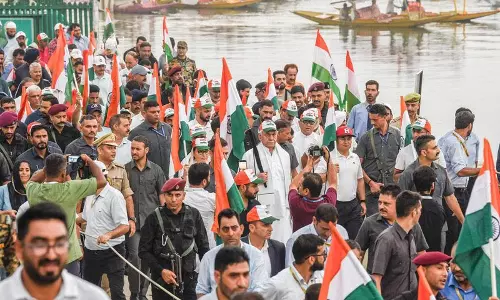 तिरंगा भारत के गौरव का प्रतीक: LG मनोज सिन्हा तिरंगा भारत के गौरव का प्रतीक: LG मनोज सिन्हा