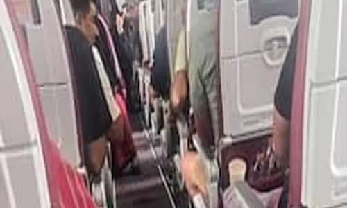 गांजा मामले के बाद एयर इंडिया ने बढ़ाई सख्ती गांजा मामले के बाद एयर इंडिया ने बढ़ाई सख्ती