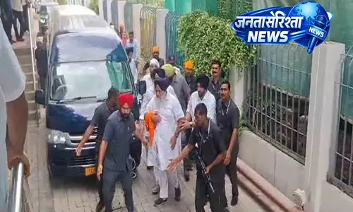 नांदेड़ हादसा: सुखबीर बादल पर निहंग का हमला, सुरक्षाकर्मी घायल