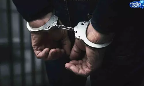 मिठाई का लालच देकर बच्चियों से अश्लील हरकत करने वाला आरोपी गिरफ्तार