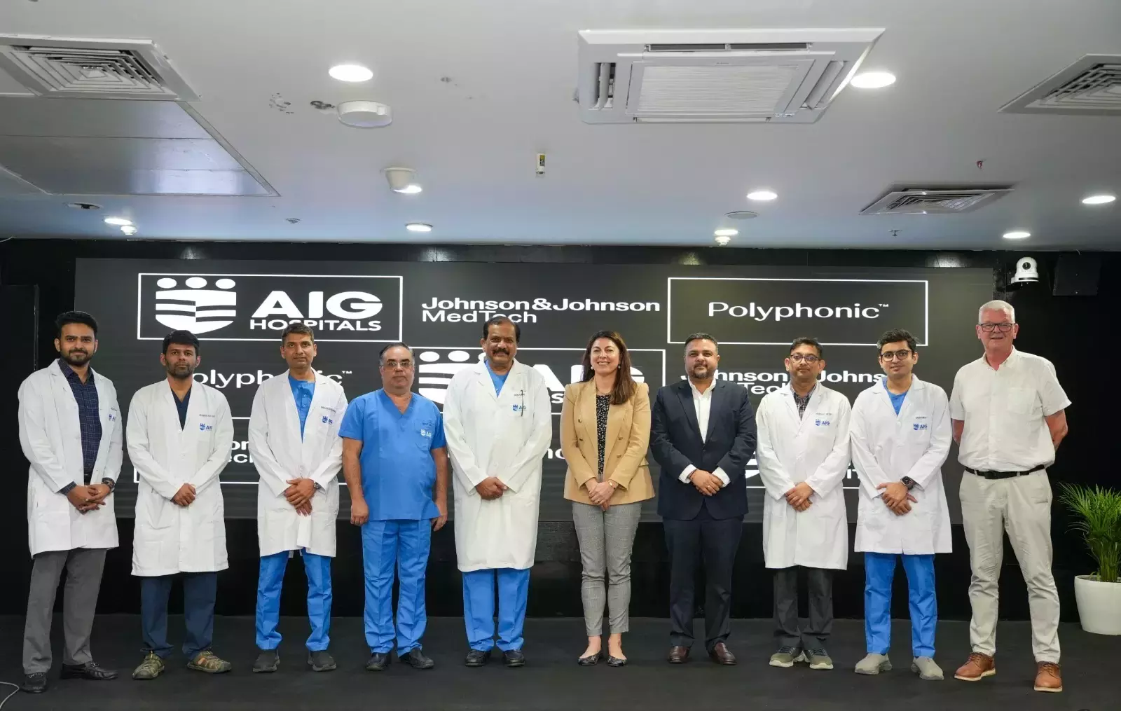 AIG ऑपरेशन रूम में डिजिटल रिव्यू की सुविधा लाया है, ताकि सर्जरी को रिव्यू और ट्रेनिंग के लिए रिकॉर्ड किया जा सके AIG ऑपरेशन रूम में डिजिटल रिव्यू की सुविधा लाया है, ताकि सर्जरी को रिव्यू और ट्रेनिंग के लिए रिकॉर्ड किया जा सके