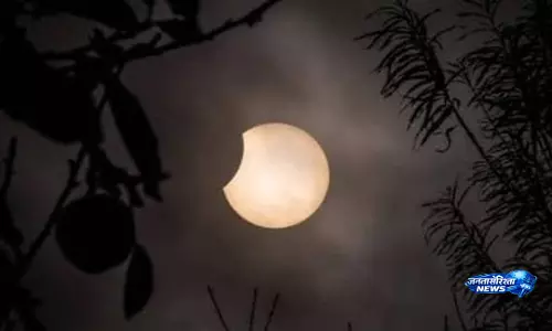 भारत में नहीं दिखेगा चंद्र ग्रहण राशियों पर होगा प्रभाव