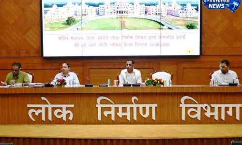 लोक निर्माण विभाग के सचिव ने सड़क एवं भवन निर्माण कार्यों की प्रगति की समीक्षा की