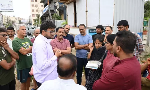 तेल्लापुर सड़क-ट्रैफिक समस्या: CMC ने दिया जल्द मरम्मत का भरोसा तेल्लापुर सड़क-ट्रैफिक समस्या: CMC ने दिया जल्द मरम्मत का भरोसा