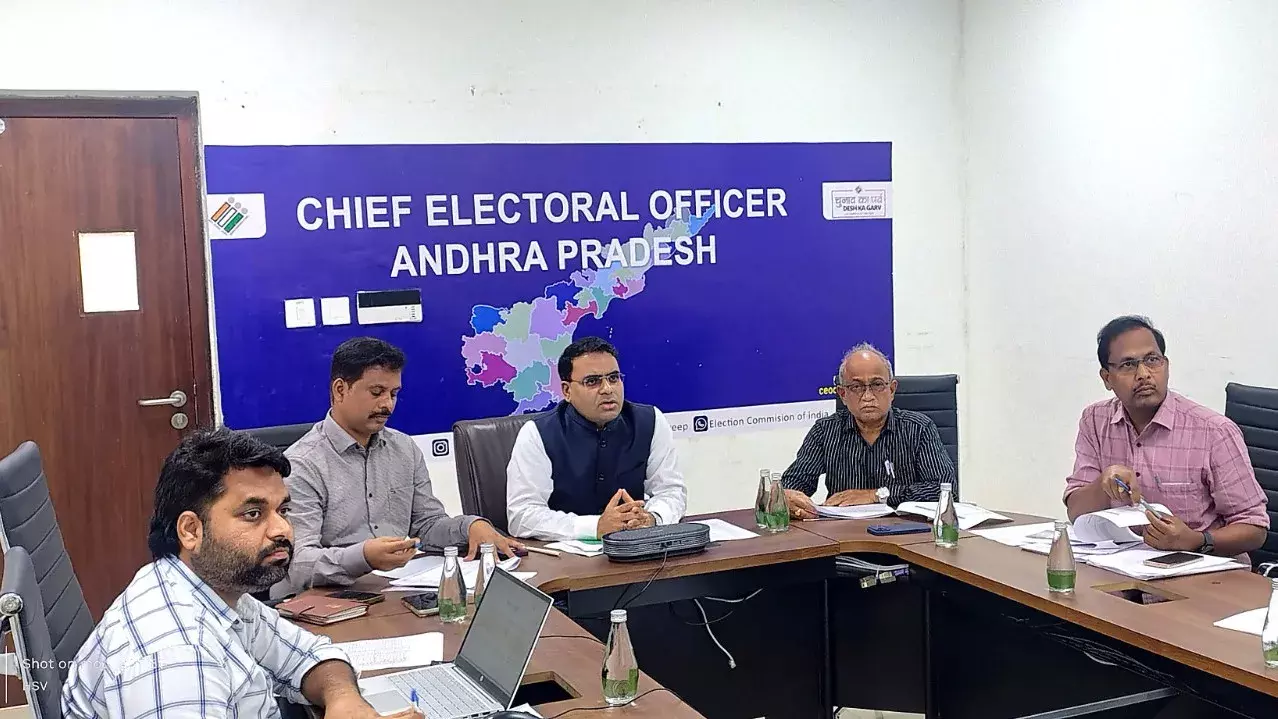 Andhra के CEO ने SIR के तहत तेज़ी से सुनवाई का आदेश दिया Andhra के CEO ने SIR के तहत तेज़ी से सुनवाई का आदेश दिया