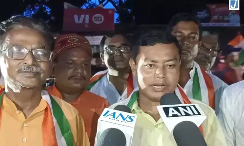 नक्सलबाड़ी में तिरंगा यात्रा, मंत्री आनंदमय बर्मन बोले- इस बार लोगों में ज्यादा उत्साह