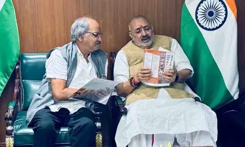 बृजमोहन अग्रवाल ने केंद्रीय वस्त्र मंत्री से की मुलाकात, स्वदेशी मेले का दिया निमंत्रण बृजमोहन अग्रवाल ने केंद्रीय वस्त्र मंत्री से की मुलाकात, स्वदेशी मेले का दिया निमंत्रण