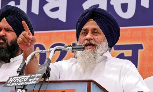 सुखबीर बादल हमले पर राजनाथ सिंह ने जताई नाराजगी सुखबीर बादल हमले पर राजनाथ सिंह ने जताई नाराजगी