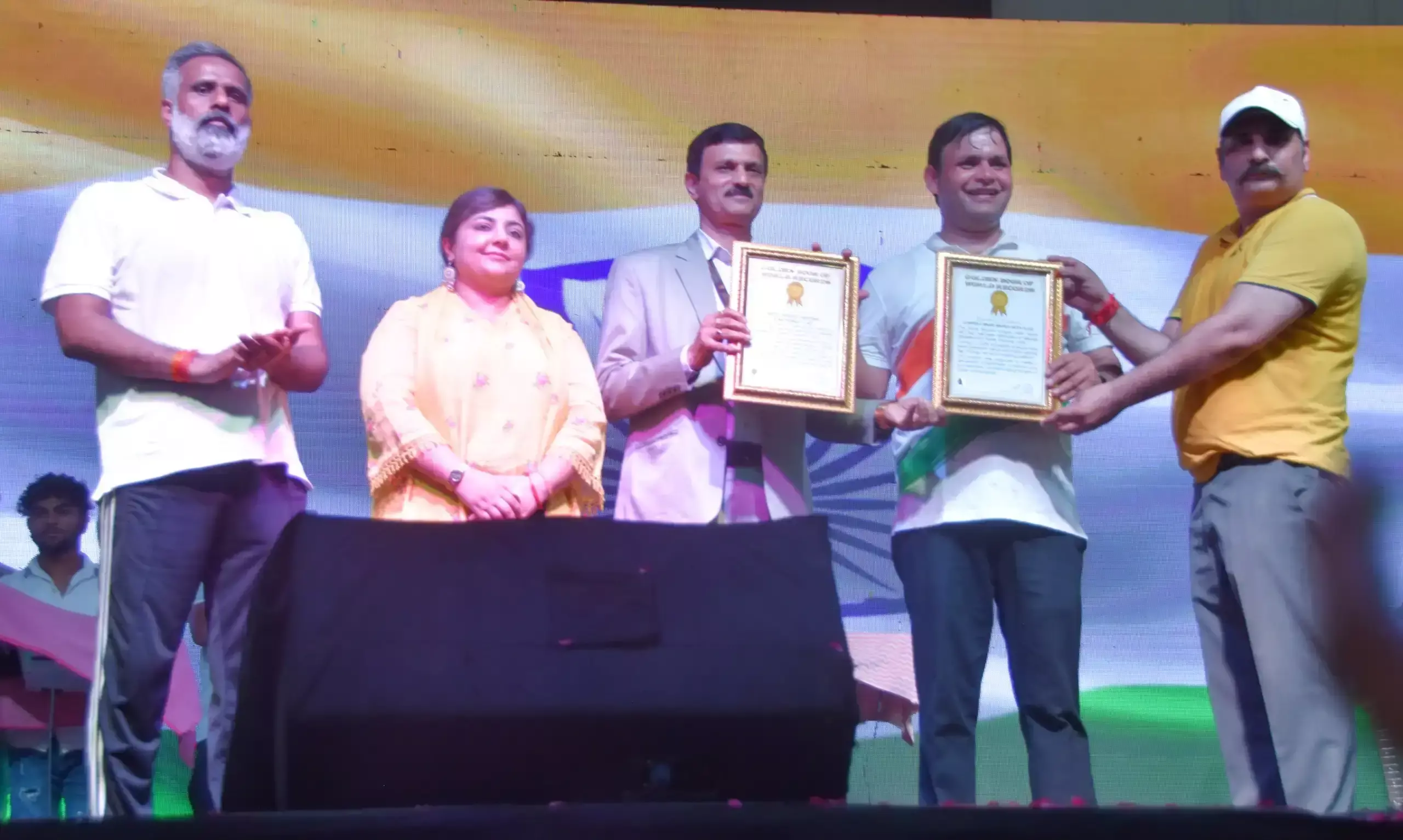 Palwal: विश्व रिकॉर्ड की दावेदारी के लिए पलवल ने रचा इतिहास, दो श्रेणियों में रिकॉर्ड Palwal: विश्व रिकॉर्ड की दावेदारी के लिए पलवल ने रचा इतिहास, दो श्रेणियों में रिकॉर्ड