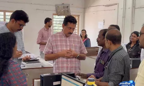 केरल के सामान्य शिक्षा मंत्री ने परीक्षा भवन का औचक निरीक्षण किया केरल के सामान्य शिक्षा मंत्री ने परीक्षा भवन का औचक निरीक्षण किया