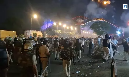 साहिब विवाद पर अंबाला में प्रदर्शन, पुलिस ने आंसू गैस और लाठीचार्ज से हटाया जाम साहिब विवाद पर अंबाला में प्रदर्शन, पुलिस ने आंसू गैस और लाठीचार्ज से हटाया जाम