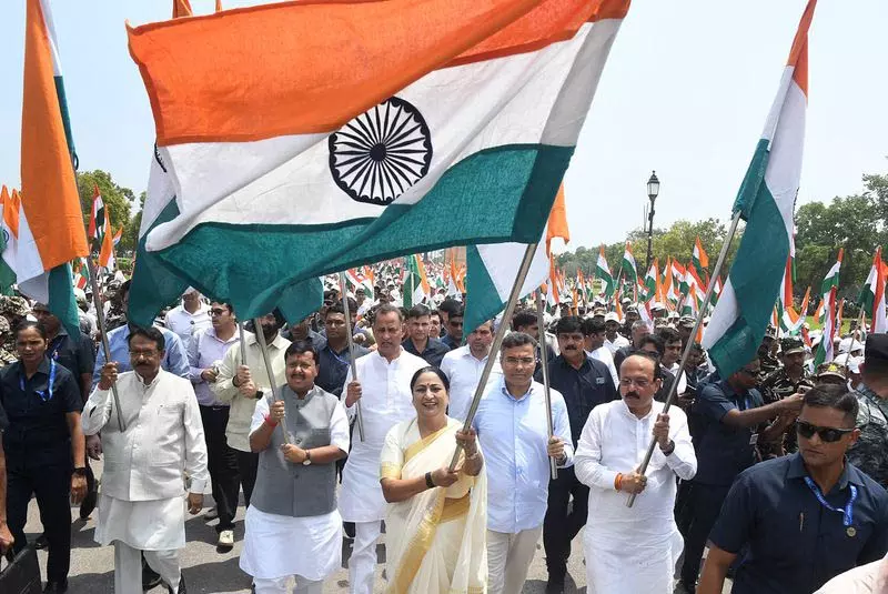 Delhi तिरंगा यात्रा में दिखा देशभक्ति का जोश Delhi तिरंगा यात्रा में दिखा देशभक्ति का जोश
