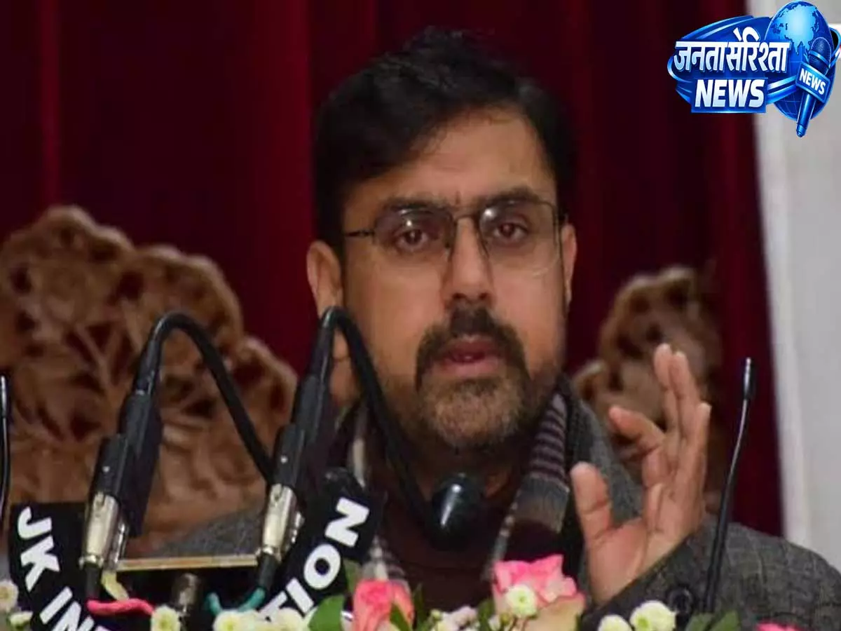 जम्मू-कश्मीर में बढ़ा प्रशासनिक विवाद मंत्री सतीश शर्मा ने कमिश्नर के खिलाफ लिखा पत्र जम्मू-कश्मीर में बढ़ा प्रशासनिक विवाद मंत्री सतीश शर्मा ने कमिश्नर के खिलाफ लिखा पत्र