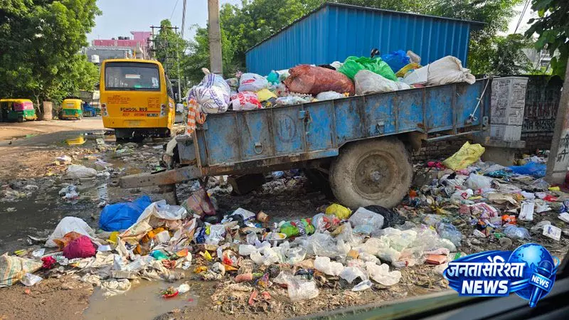 मानसून में Gurugram बेहाल, सेक्टरों में फैली गंदगी मानसून में Gurugram बेहाल, सेक्टरों में फैली गंदगी