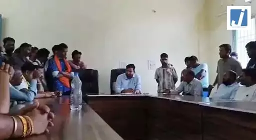 SKA कंपनी के खिलाफ श्रमिकों की शिकायत, कलेक्टर सख्त, लिया ये एक्शन SKA कंपनी के खिलाफ श्रमिकों की शिकायत, कलेक्टर सख्त, लिया ये एक्शन