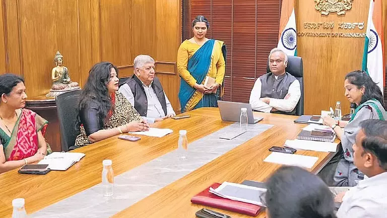 कर्नाटक ने लॉन्च किया Tathyakosh.in पोर्टल, 15 लाख पब्लिक डेटा सेट से खुलेगा इनोवेशन का रास्ता कर्नाटक ने लॉन्च किया Tathyakosh.in पोर्टल, 15 लाख पब्लिक डेटा सेट से खुलेगा इनोवेशन का रास्ता