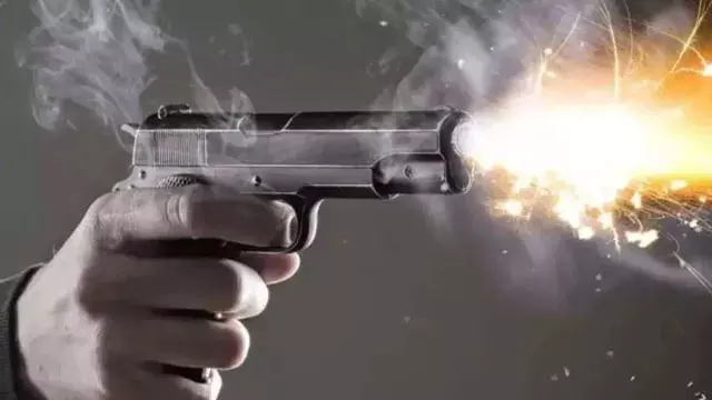 मोहनपुरा गेट पर किशोर को मारी गोली, कूल्हे में लगी गोली, हायर सेंटर रेफर मोहनपुरा गेट पर किशोर को मारी गोली, कूल्हे में लगी गोली, हायर सेंटर रेफर