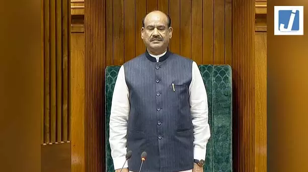 लोकसभा की कार्यवाही अनिश्चितकाल के लिए स्थगित, हंगामे के बीच मानसून सत्र में कई अहम बिल हुए पास लोकसभा की कार्यवाही अनिश्चितकाल के लिए स्थगित, हंगामे के बीच मानसून सत्र में कई अहम बिल हुए पास