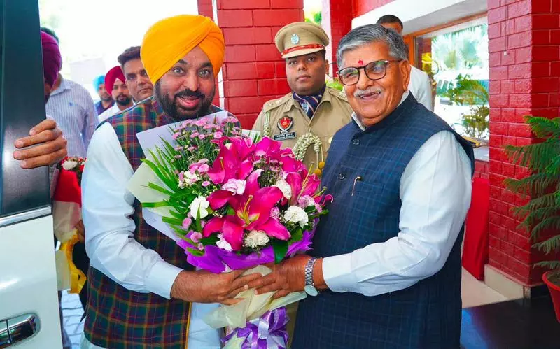 गवर्नर से मुलाकात के बाद हवाड़ा को पैरोल मिलने की संभावना गवर्नर से मुलाकात के बाद हवाड़ा को पैरोल मिलने की संभावना