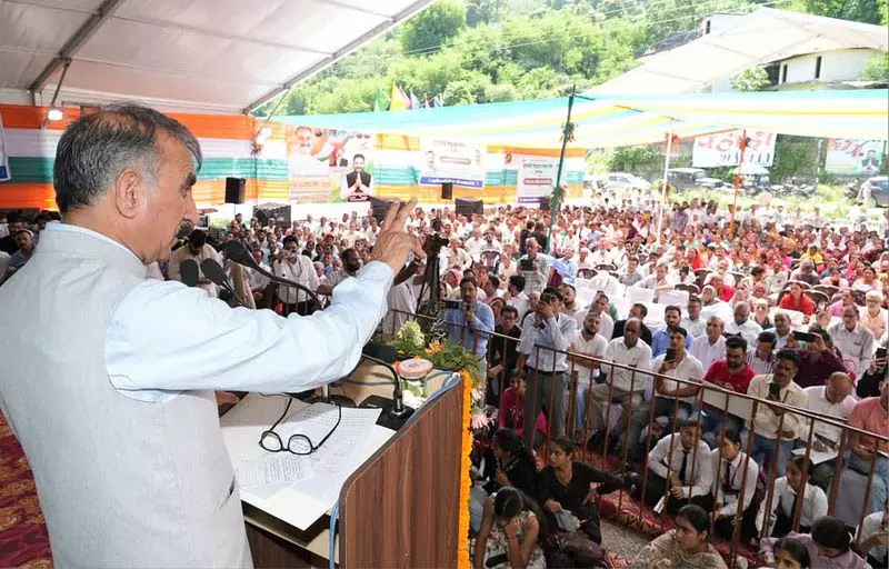 हिमाचल सरकार का कदम, 1,500 मछुआरों के खाते में पहुंचे 52.50 लाख रुपये हिमाचल सरकार का कदम, 1,500 मछुआरों के खाते में पहुंचे 52.50 लाख रुपये
