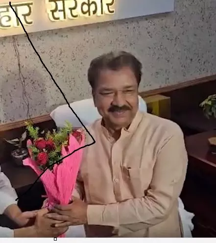 बिहार में शराबबंदी खत्म नहीं होगी, दूसरे राज्यों की शराब कंपनियों पर होगी एफआईआर : मदन सहनी बिहार में शराबबंदी खत्म नहीं होगी, दूसरे राज्यों की शराब कंपनियों पर होगी एफआईआर : मदन सहनी