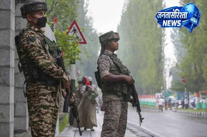 Kashmir में स्वतंत्रता दिवस पर सुरक्षा बढ़ाई गई Kashmir में स्वतंत्रता दिवस पर सुरक्षा बढ़ाई गई