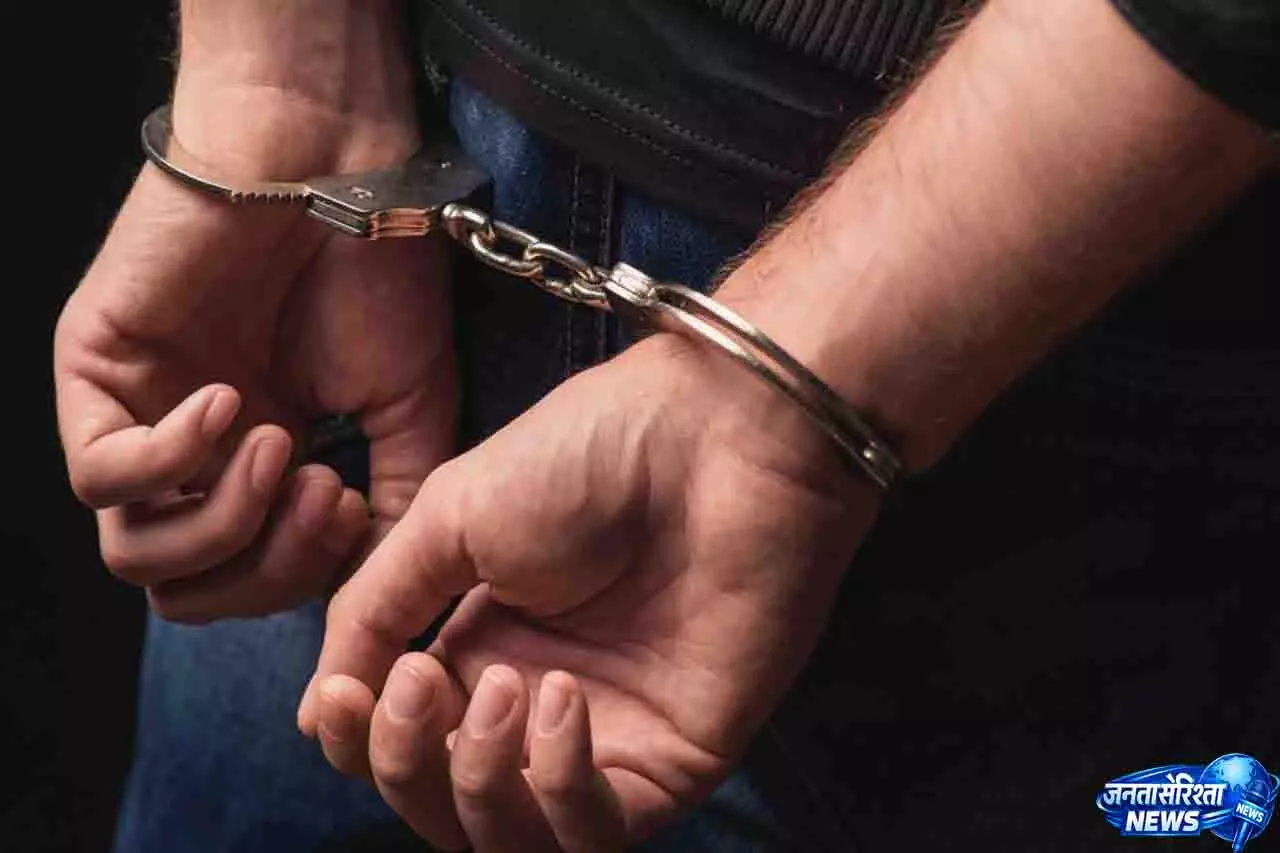 महिला का अश्लील वीडियो वायरल कर ब्लैकमेल करने वाले 3 आरोपी गिरफ्तार महिला का अश्लील वीडियो वायरल कर ब्लैकमेल करने वाले 3 आरोपी गिरफ्तार