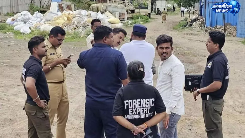 इमामापुर रोड पर पुराने विवाद में फायरिंग, तीन राउंड गोलियां चलने से फैली दहशत इमामापुर रोड पर पुराने विवाद में फायरिंग, तीन राउंड गोलियां चलने से फैली दहशत