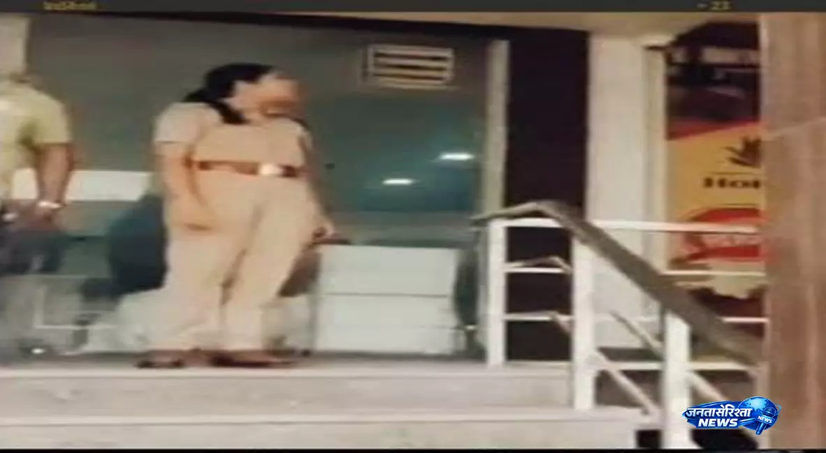 होटल में चल रहा था अनैतिक कारोबार छापेमारी में सात पकड़े गए होटल में चल रहा था अनैतिक कारोबार छापेमारी में सात पकड़े गए