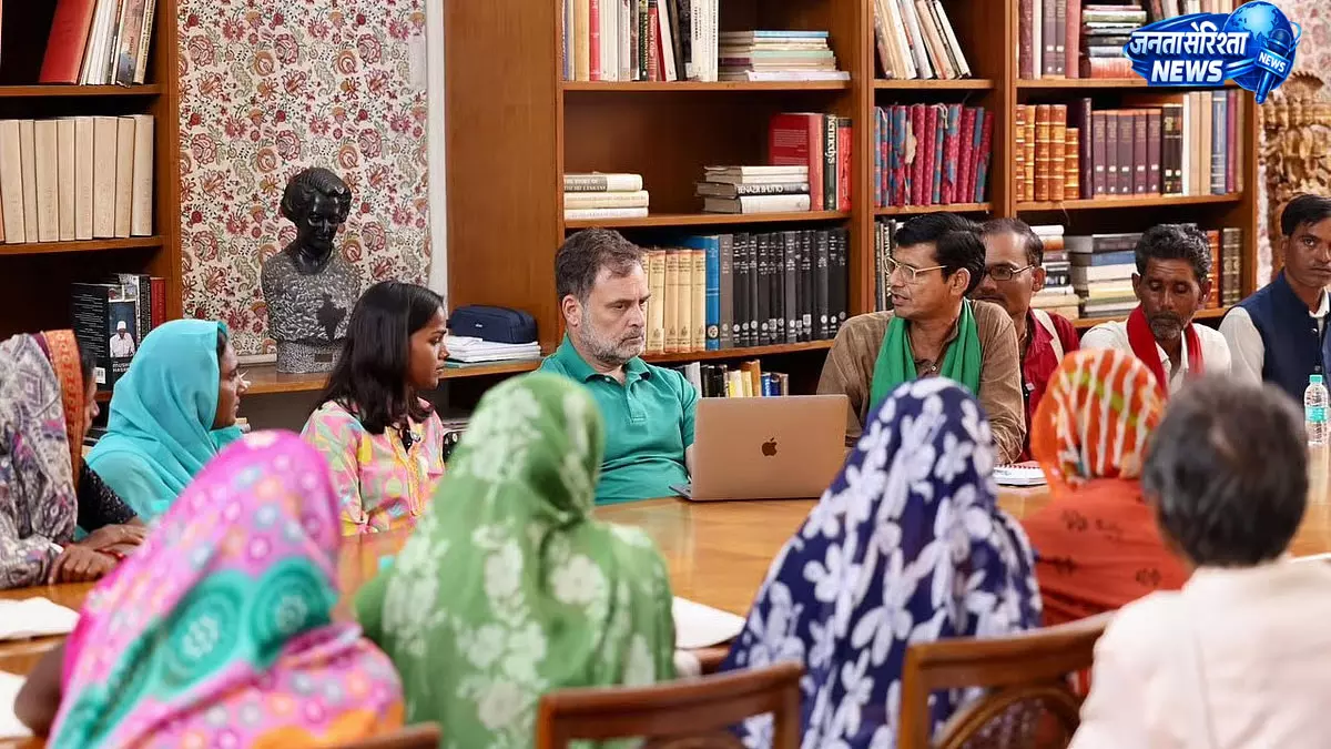राहुल गांधी ने केन-बेतवा लिंक परियोजना का विरोध कर रहे ग्रामीणों से की मुलाकात राहुल गांधी ने केन-बेतवा लिंक परियोजना का विरोध कर रहे ग्रामीणों से की मुलाकात