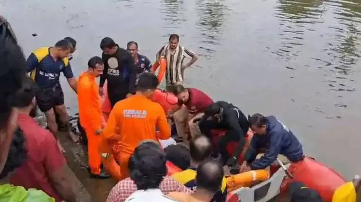 आत्महत्या से पहले बनाया वीडियो: युवक ने नदी में कूदकर दी जान आत्महत्या से पहले बनाया वीडियो: युवक ने नदी में कूदकर दी जान