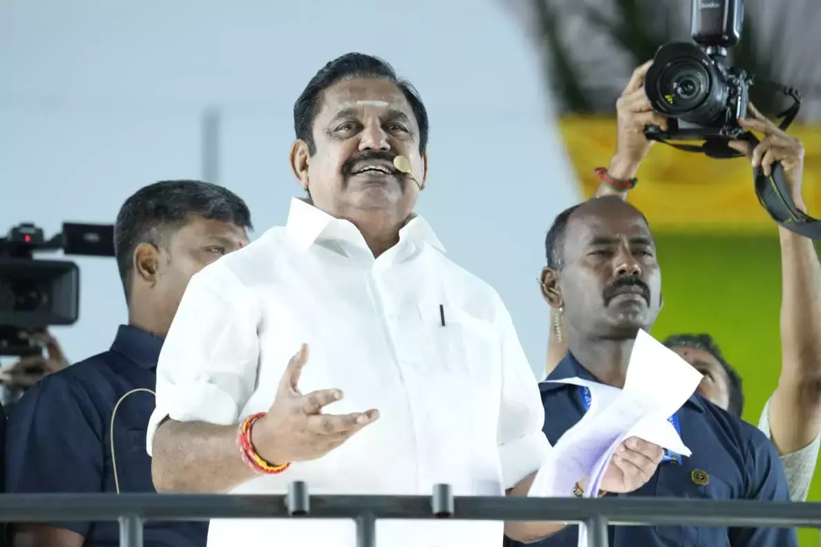 Tamil Nadu: AIADMK ने TVK के परिसीमन प्रस्ताव का विरोध किया Tamil Nadu: AIADMK ने TVK के परिसीमन प्रस्ताव का विरोध किया