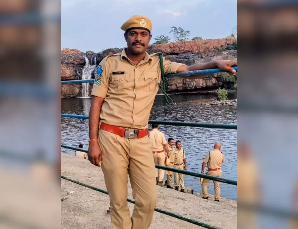 Telangana: करंट लगने से फॉरेस्ट बीट ऑफिसर की मौत Telangana: करंट लगने से फॉरेस्ट बीट ऑफिसर की मौत