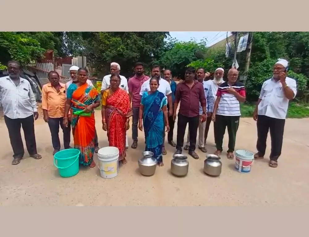 पानी की किल्लत को लेकर नागरम में फूटा लोगों का गुस्सा पानी की किल्लत को लेकर नागरम में फूटा लोगों का गुस्सा