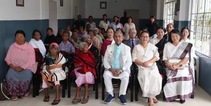 गवर्नर ने मेरिएमा में गुड समैरिटन सीनियर सिटीजन होम का दौरा किया गवर्नर ने मेरिएमा में गुड समैरिटन सीनियर सिटीजन होम का दौरा किया