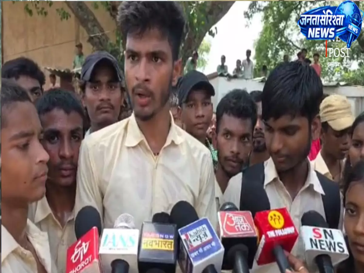 बच्चों की मांग के आगे झुका प्रशासन तबादला रद्द बच्चों की मांग के आगे झुका प्रशासन तबादला रद्द