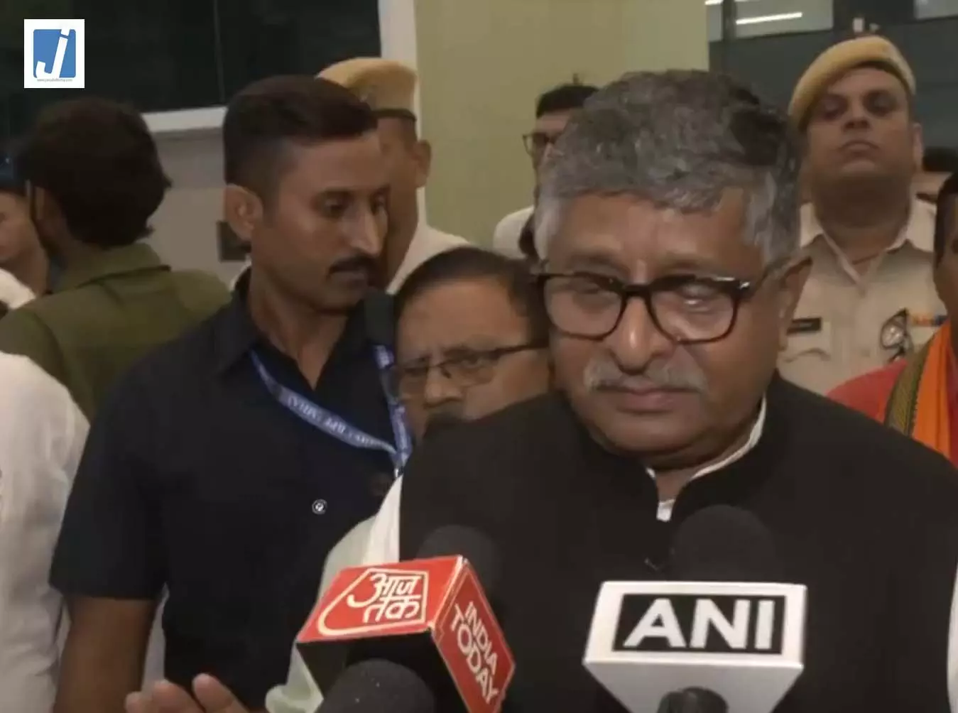 NDA नेताओं ने विपक्ष पर लगाया सदन बाधित करने का आरोप NDA नेताओं ने विपक्ष पर लगाया सदन बाधित करने का आरोप