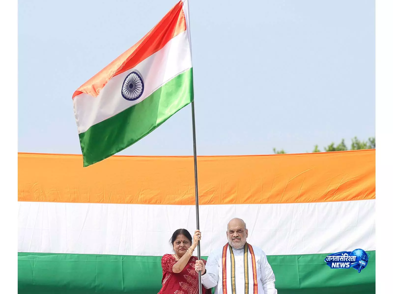 अमित शाह ने बताया तिरंगे का महत्व अमित शाह ने बताया तिरंगे का महत्व