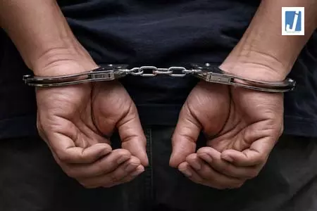 कर्नाटक: पाकिस्तान और आईएसआईएस से कथित संबंधों के आरोप में दो गिरफ्तार कर्नाटक: पाकिस्तान और आईएसआईएस से कथित संबंधों के आरोप में दो गिरफ्तार