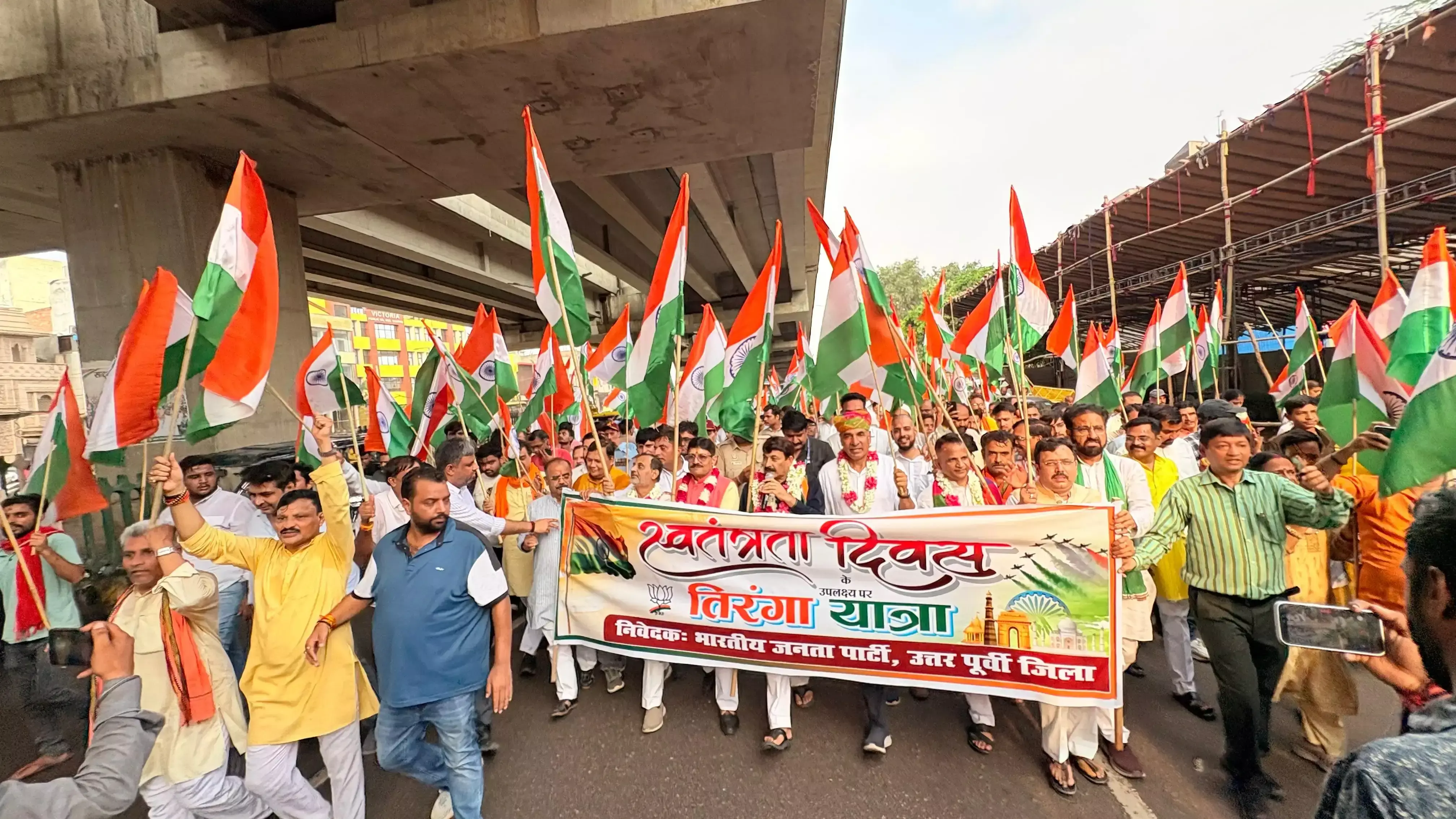 New Delhi: पांच जिलों में गूंजा तिरंगा, दिल्ली भाजपा ने लिया अभियान को जन-जन तक पहुंचाने का संकल्प New Delhi: पांच जिलों में गूंजा तिरंगा, दिल्ली भाजपा ने लिया अभियान को जन-जन तक पहुंचाने का संकल्प
