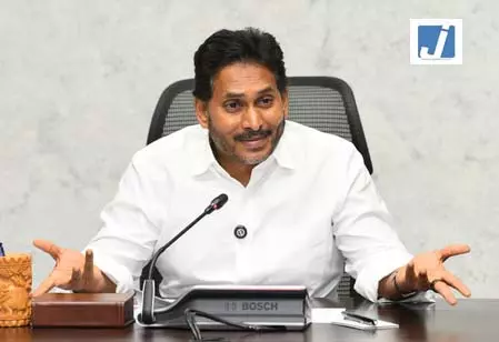 वाईएस जगन का हमला: गठबंधन सरकार कर रही बदले की राजनीति, पछताना पड़ेगा वाईएस जगन का हमला: गठबंधन सरकार कर रही बदले की राजनीति, पछताना पड़ेगा