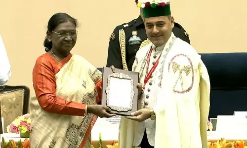 डॉ. जोगिंदर हाब्बी को संगीत नाटक अकादमी पुरस्कार से सम्मानित किया गया डॉ. जोगिंदर हाब्बी को संगीत नाटक अकादमी पुरस्कार से सम्मानित किया गया