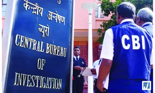 सीनियर DME के दफ्तर में देर रात तक जांच, CBI की दबिश