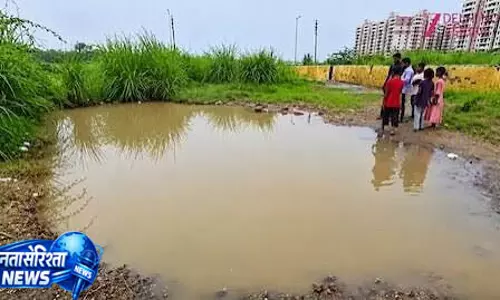 Delhi नरेला में गड्ढे में डूबने से 2 बच्चों की मौत Delhi नरेला में गड्ढे में डूबने से 2 बच्चों की मौत