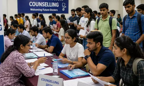 नीट यूजी 2026 धांधली मामले में बड़ा एक्शन, ईओयू ने मुख्य सरगना समेत तीन आरोपियों को दबोचा नीट यूजी 2026 धांधली मामले में बड़ा एक्शन, ईओयू ने मुख्य सरगना समेत तीन आरोपियों को दबोचा