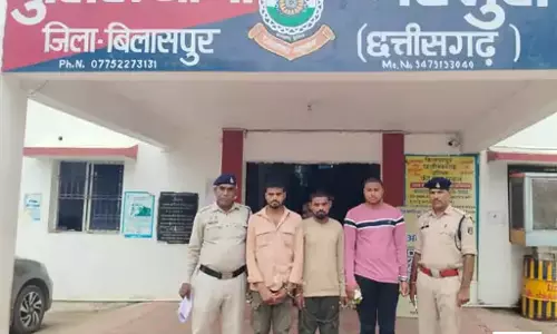 देवर-भाभी का सेक्स करते वीडियो बनाने वाला पुलिस के हत्थे चढ़ा देवर-भाभी का सेक्स करते वीडियो बनाने वाला पुलिस के हत्थे चढ़ा