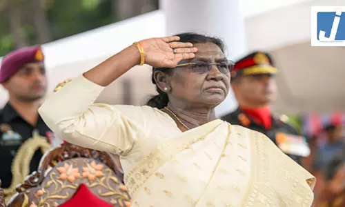 80वें स्वतंत्रता दिवस पर 1,057 कर्मचारियों को वीरता और सेवा पदक से किया गया सम्मानित 80वें स्वतंत्रता दिवस पर 1,057 कर्मचारियों को वीरता और सेवा पदक से किया गया सम्मानित
