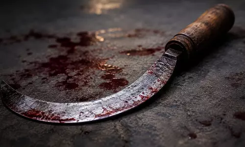 शराब की लत से परेशान बेटी को ससुर ने नहीं भेजा वापस दामाद ने बुजुर्ग पर किया हमला शराब की लत से परेशान बेटी को ससुर ने नहीं भेजा वापस दामाद ने बुजुर्ग पर किया हमला